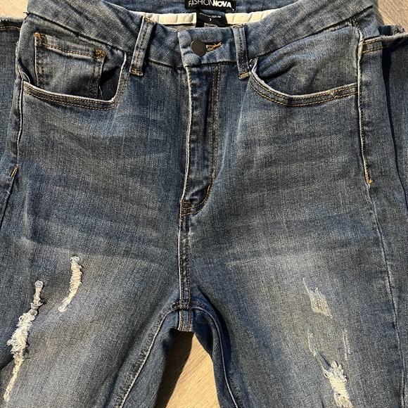 Fashion Nova Jeans Women's Size 7 Straight Leg Bootcut Distressed Stretch - Picture 3 of 7